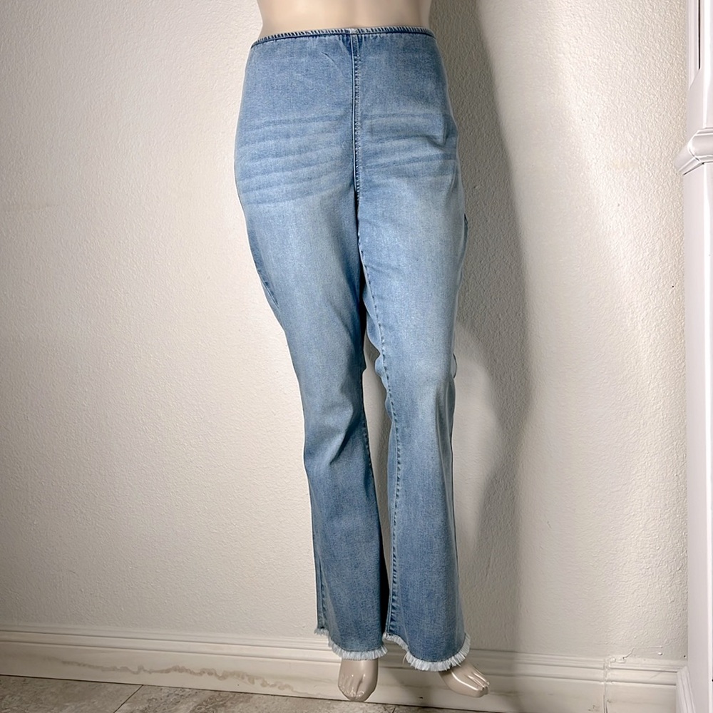 Nurture by westbound Blue Stretch Flare Wide-Leg Jeans Size 18 WR NWOT